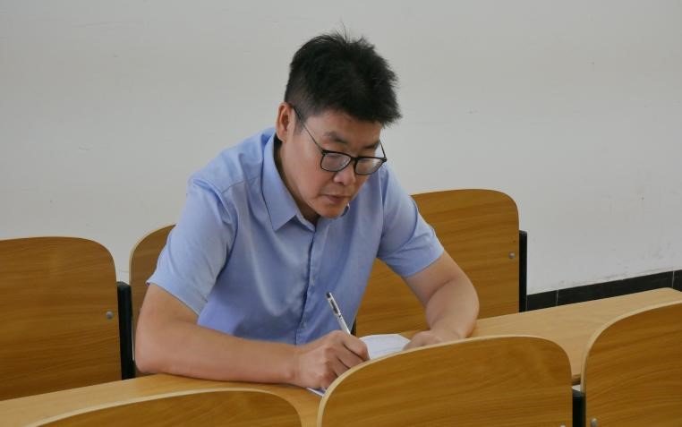 开学第一课，启航新学期—学院领导深入课堂听课